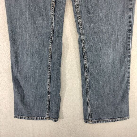 Woolrich Womens Blue Jeans Size 6 Petite x 26 Medium Wash Bootcut Denim - Picture 3 of 10